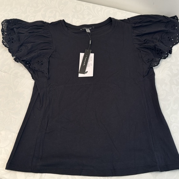 Tahari Eyelet Flutter Sleeve Top. Size S - Picture 5 of 11